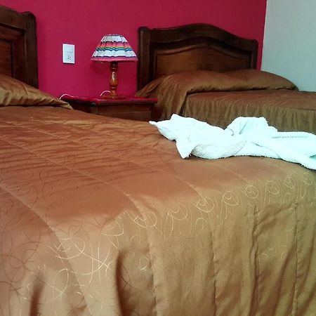 Hotel Posada Las Rosas San Cristóbal de Las Casas エクステリア 写真