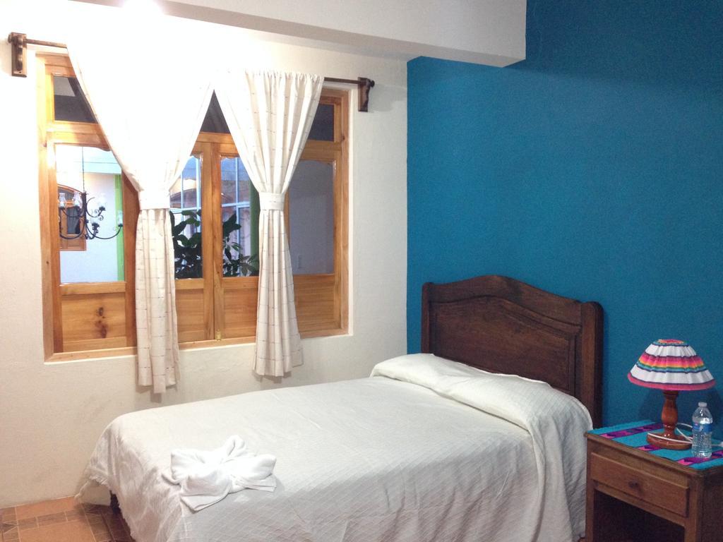 Hotel Posada Las Rosas San Cristóbal de Las Casas 部屋 写真