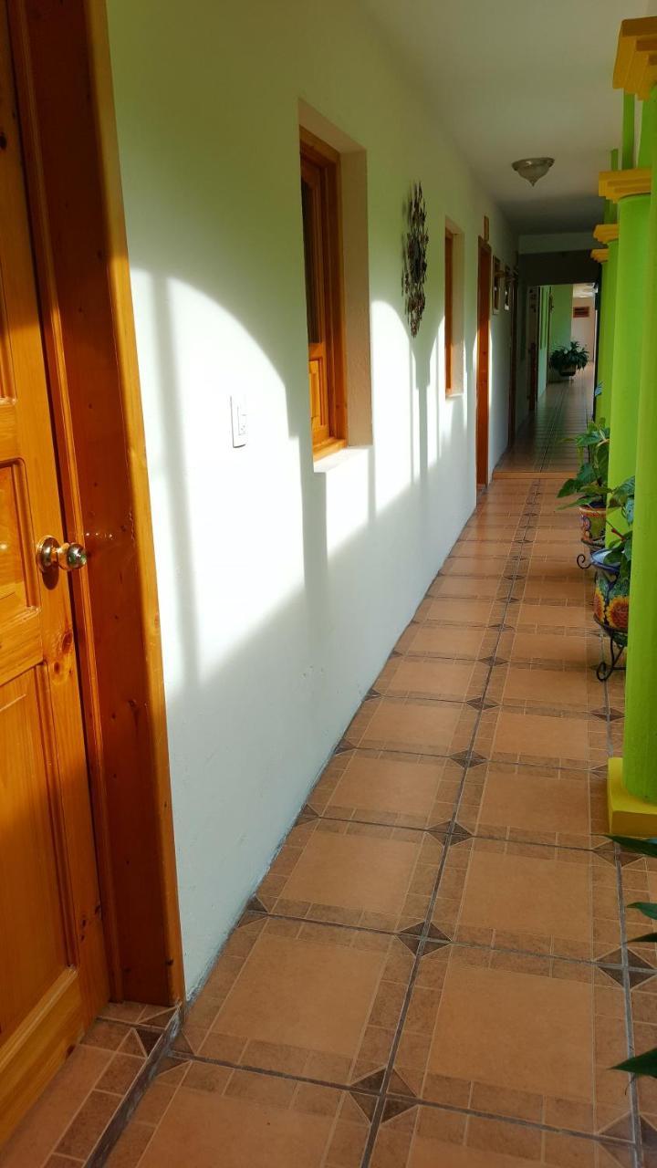 Hotel Posada Las Rosas San Cristóbal de Las Casas エクステリア 写真